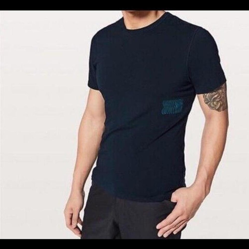 Lululemon men's top L/XL‎